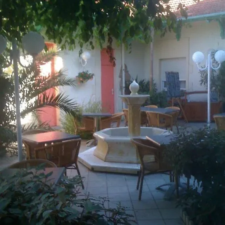 Hotel Orange Marine
