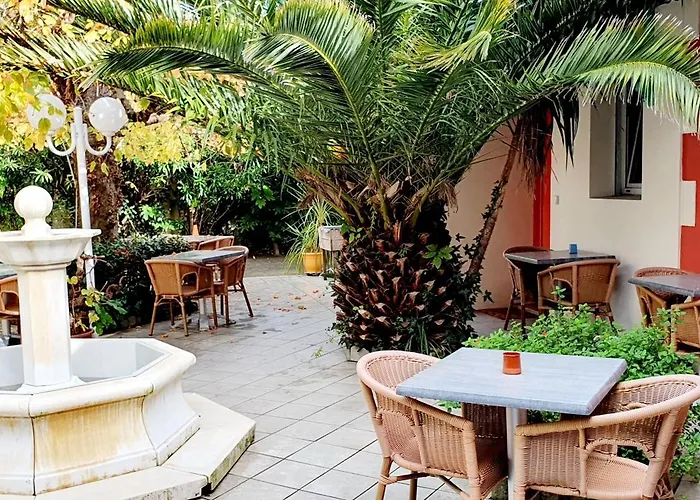 Orange Marine فندق 2*