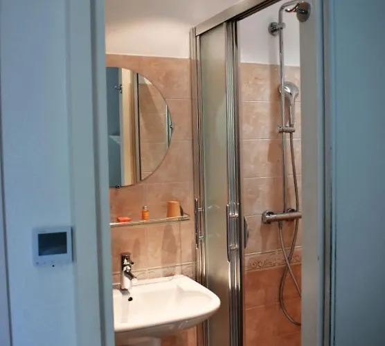 Orange Marine فندق