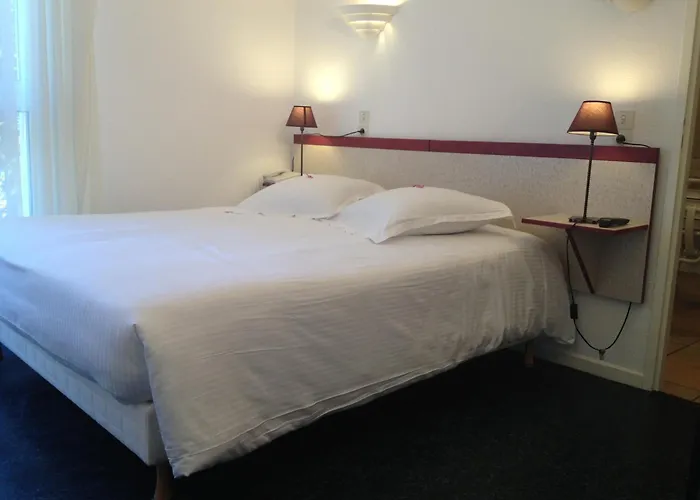 Orange Marine فندق آركاشو