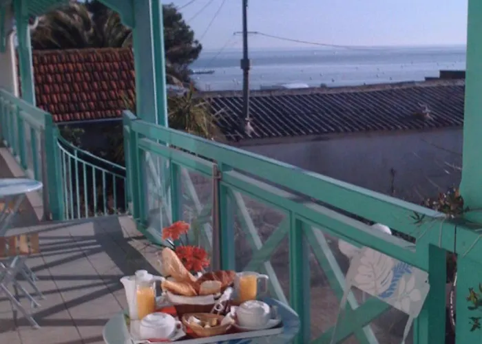 فندق Orange Marine 2*